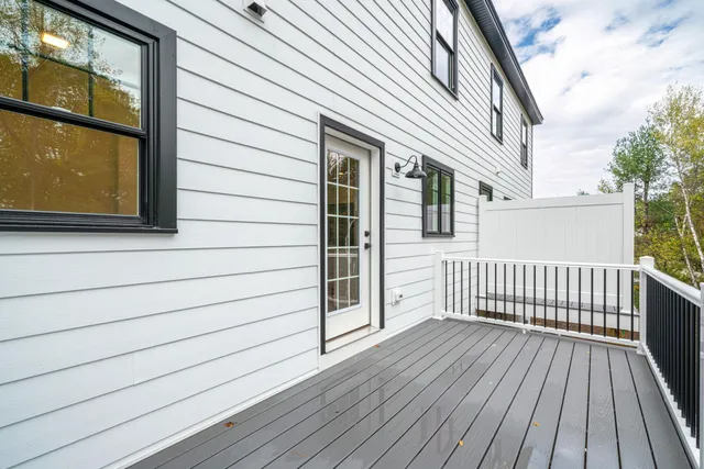 $595,000 | 14 B Mohawk Drive, Londonderry, NH 03053