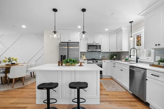 $595,000 | 14 B Mohawk Drive, Londonderry, NH 03053