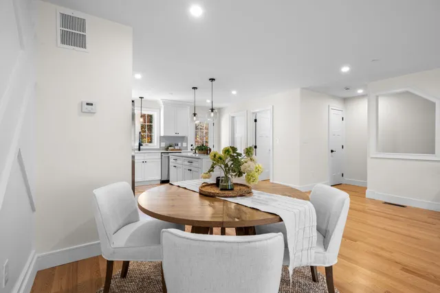 $595,000 | 14 B Mohawk Drive, Londonderry, NH 03053