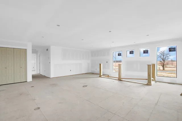 $337,050 | 3152 East Highridge St Park, Wichita, KS 67219