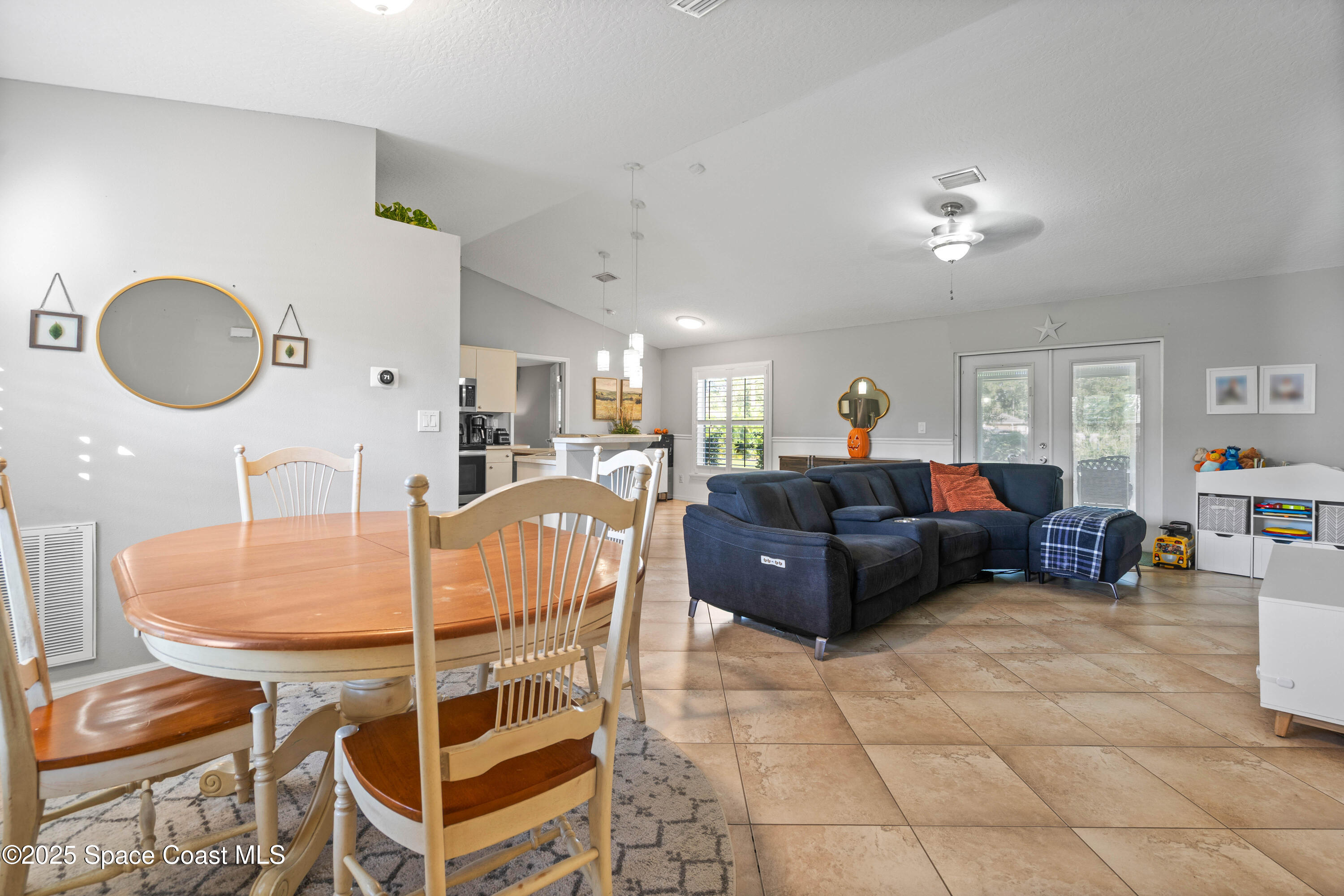 813 Tedder Road Southeast Palm Bay, FL 32909 - Photo 6 of 54 Living/Dining Combo