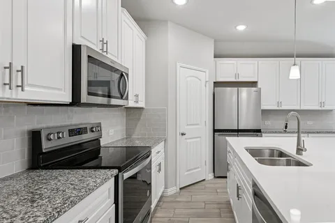 $385,000 | 1008 Wasatch Court, Burleson, TX 76028