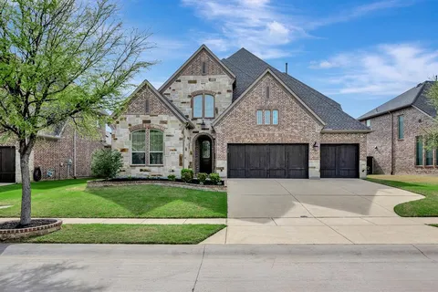 $775,000 | 1052 Highpoint Way, Roanoke, TX 76262