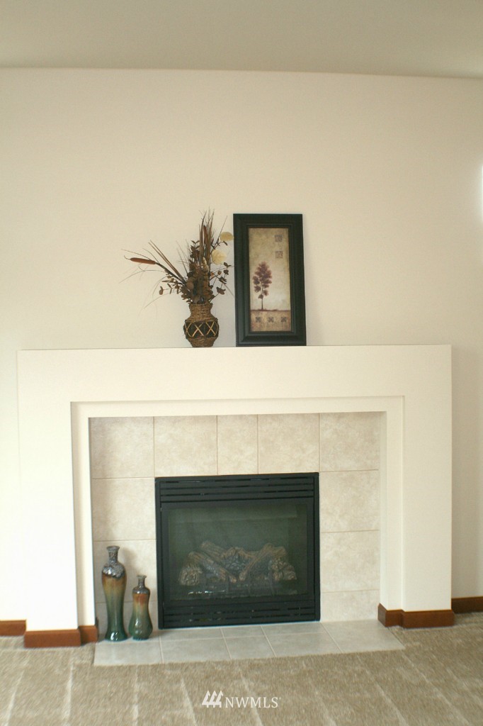 1 149th Place Southwest Edmonds, WA 98026 - Photo 6 of 11 Gallery Image 6