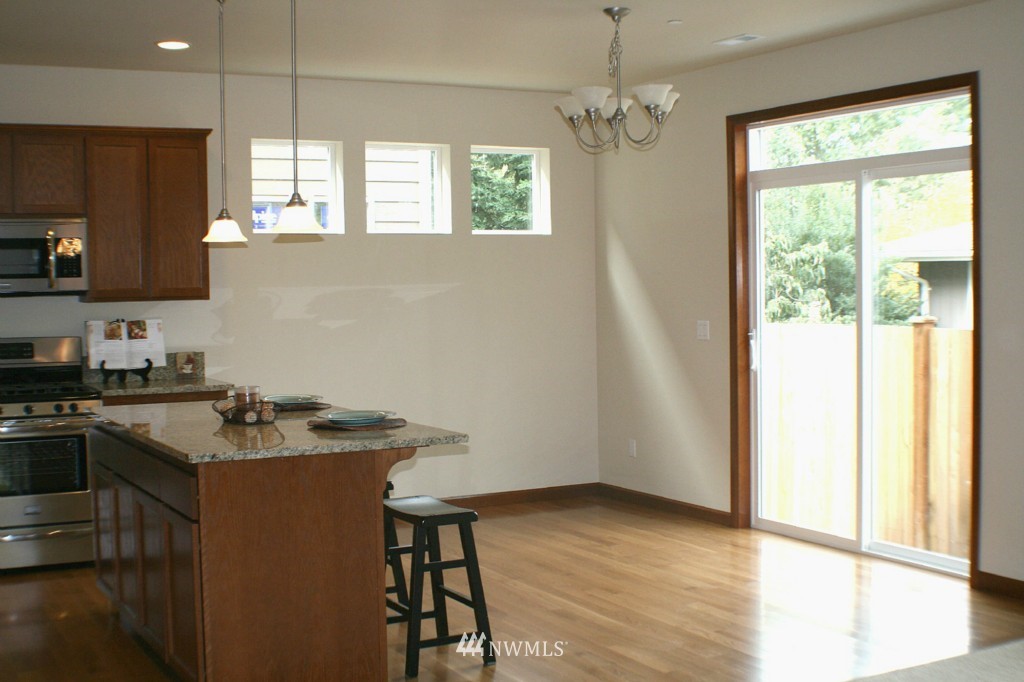 1 149th Place Southwest Edmonds, WA 98026 - Photo 8 of 11 Gallery Image 8