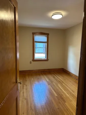 $3,375 | 192 Waubansee Road, Riverside, IL 60546