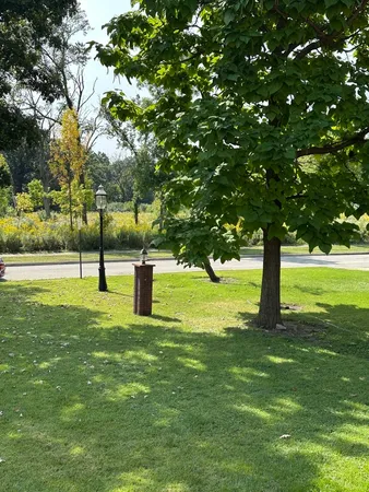 $3,375 | 192 Waubansee Road, Riverside, IL 60546