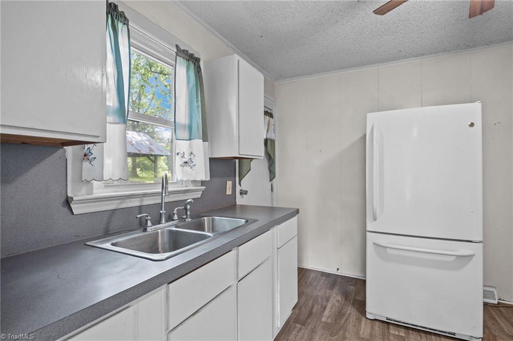 2873 Hope Church Road Winston-Salem, NC 27127 - Photo 4 of 15