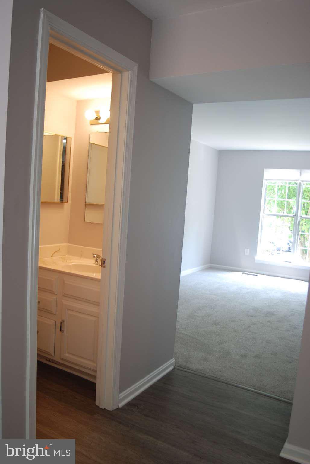 15051 Travert Way Silver Spring, MD 20906 - Photo 9 of 44