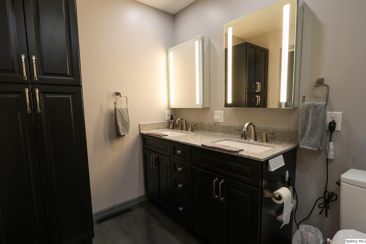 3904 Abbey Ridge Court Quincy, IL 62305 - Photo 20 of 33