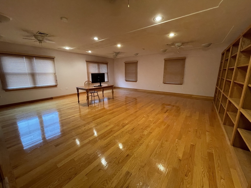 26 Feeney Road Norwood, MA 02062 - Photo 12 of 34 Gallery Image 12