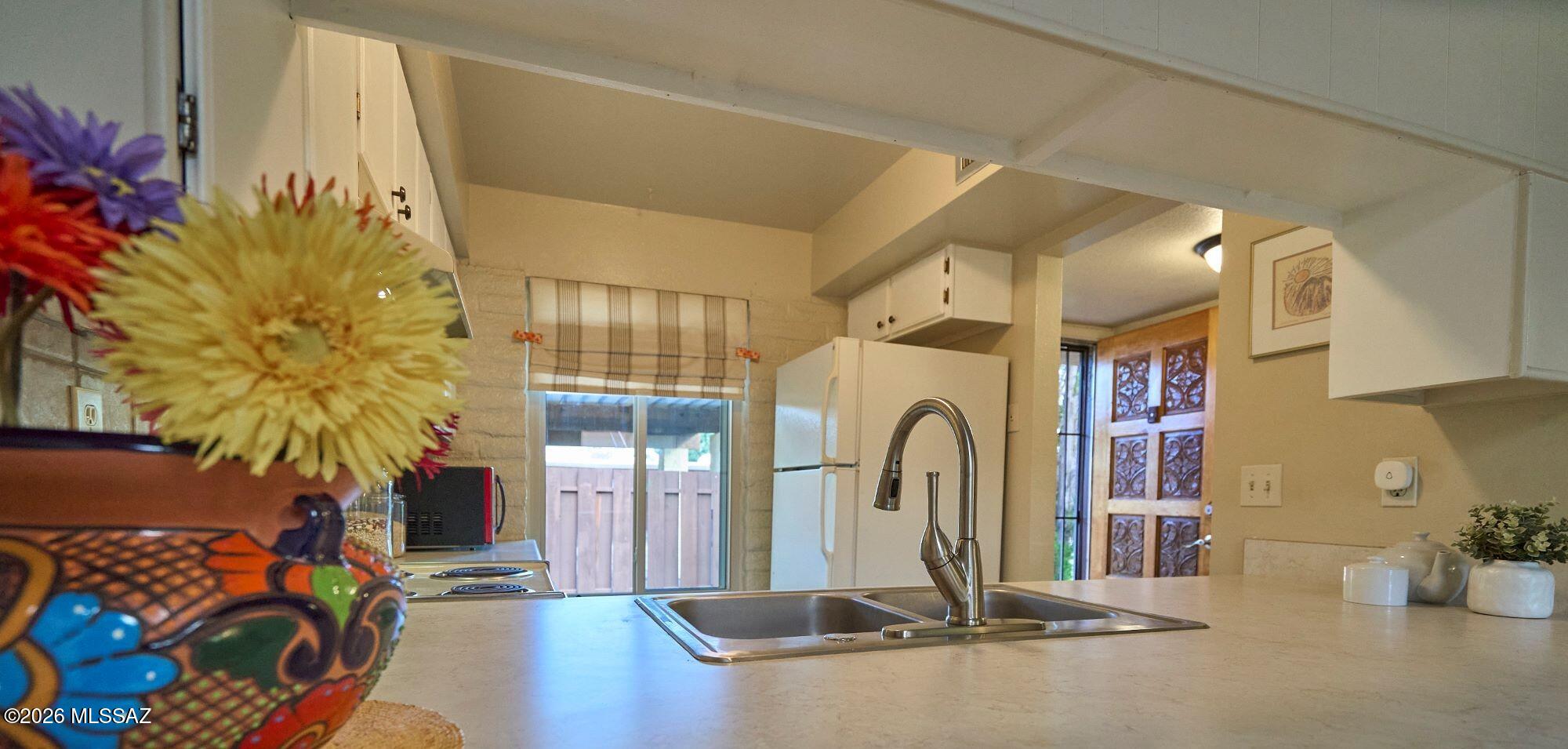 702 South Pantano Road, Unit E Tucson, AZ 85710 - Photo 6 of 13