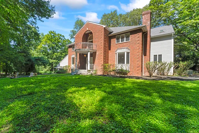 $7,800 | 501 Woodbine Road, Stamford, CT 06903