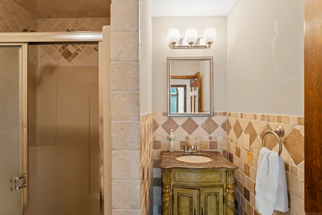 $7,800 | 501 Woodbine Road, Stamford, CT 06903