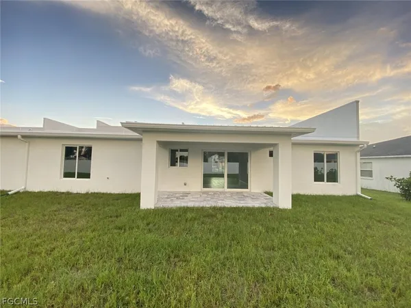 $2,000 | 23 Northeast 16th Place, Cape Coral, FL 33909