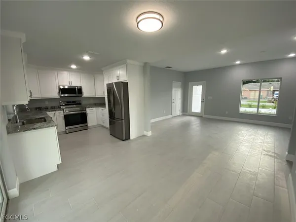 $2,000 | 23 Northeast 16th Place, Cape Coral, FL 33909