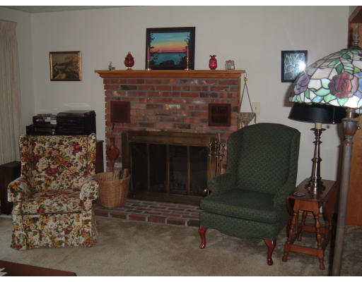 58 Bushy Lane Rutland, MA 01543 - Photo 3 of 15 Gallery Image 3