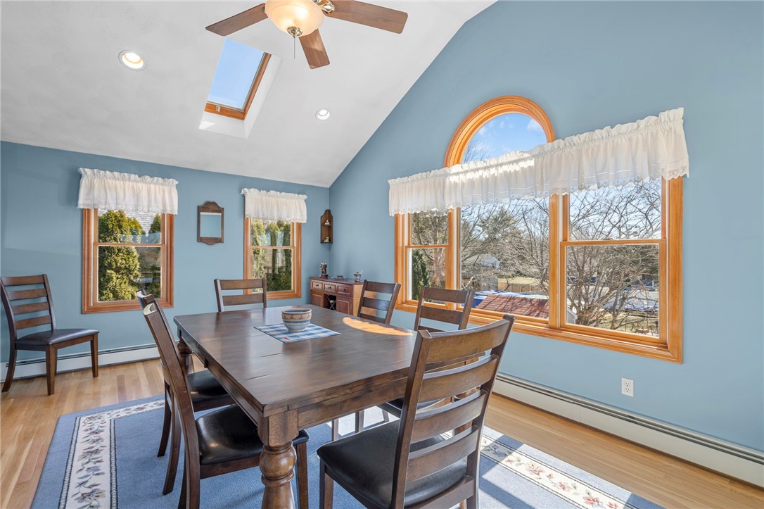 12 Greylock Road Bristol, RI 02809 - Photo 3 of 44