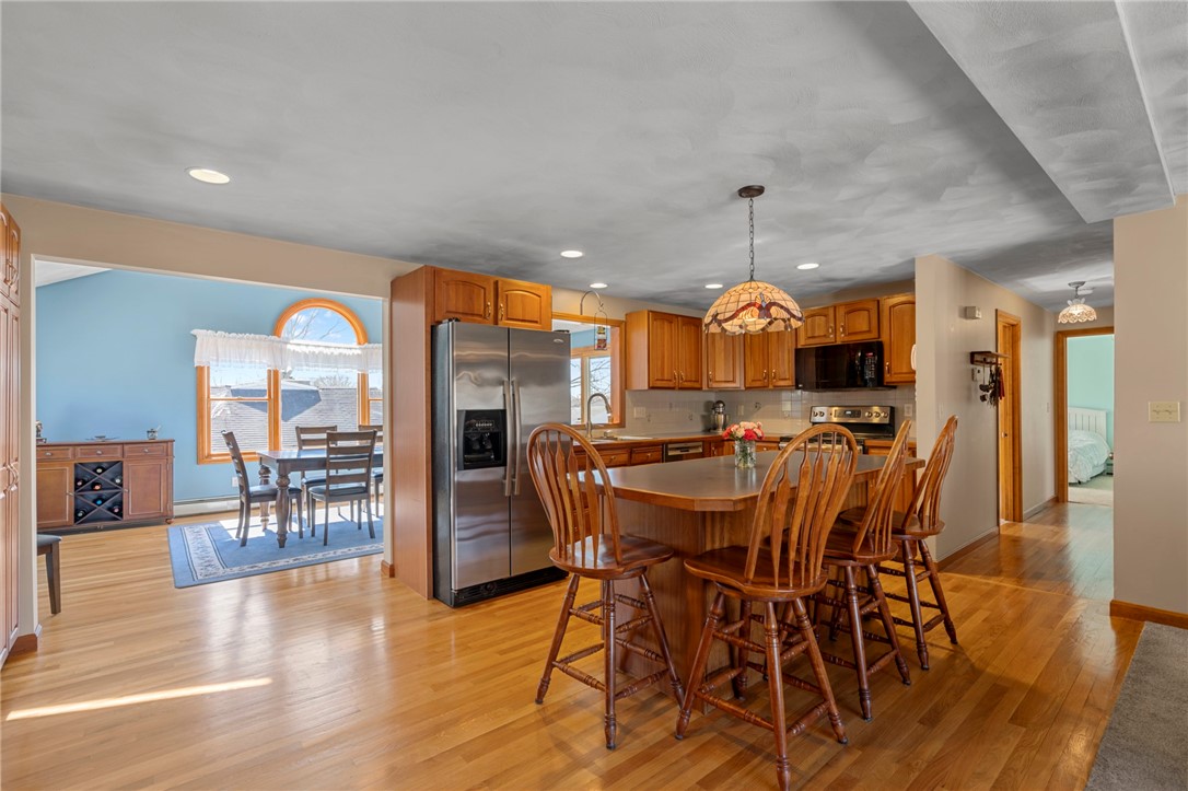 12 Greylock Road Bristol, RI 02809 - Photo 6 of 44