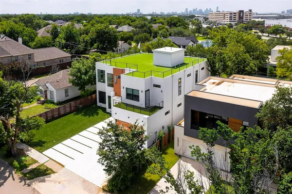 a view of a house with outdoor space