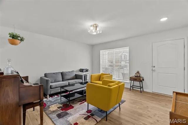 $2,500 | 757 Fox Crk Drive, Fenton, MO 63026