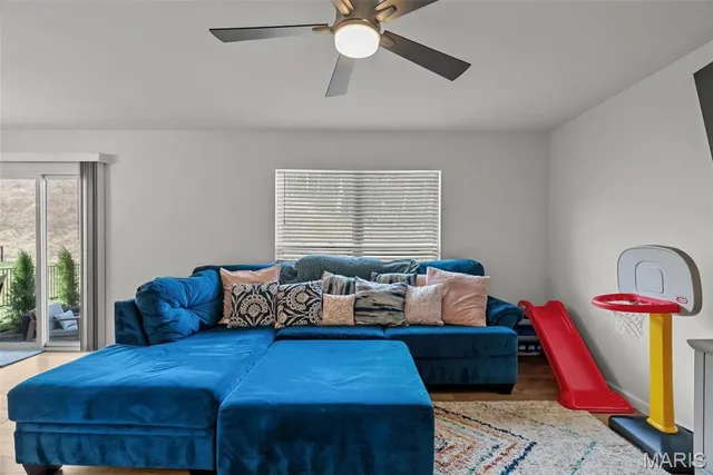 $2,500 | 757 Fox Crk Drive, Fenton, MO 63026