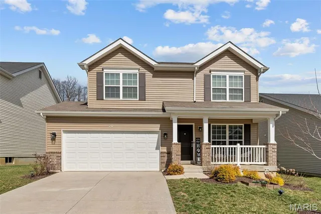 $2,500 | 757 Fox Crk Drive, Fenton, MO 63026