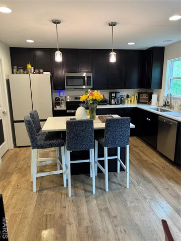 $2,500 | 757 Fox Crk Drive, Fenton, MO 63026