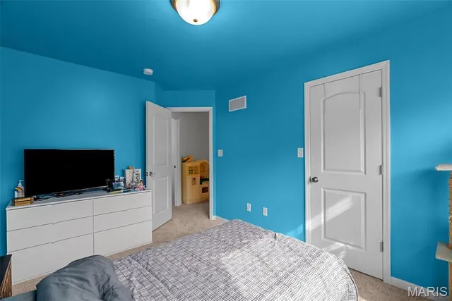 $2,500 | 757 Fox Crk Drive, Fenton, MO 63026