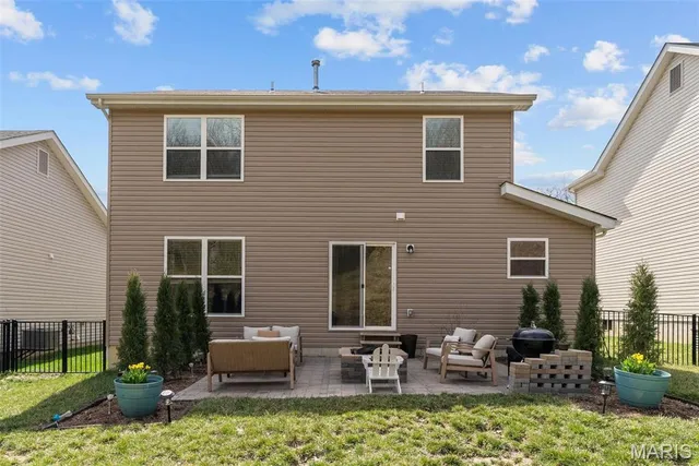 $2,500 | 757 Fox Crk Drive, Fenton, MO 63026