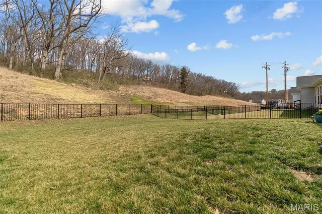 $2,500 | 757 Fox Crk Drive, Fenton, MO 63026