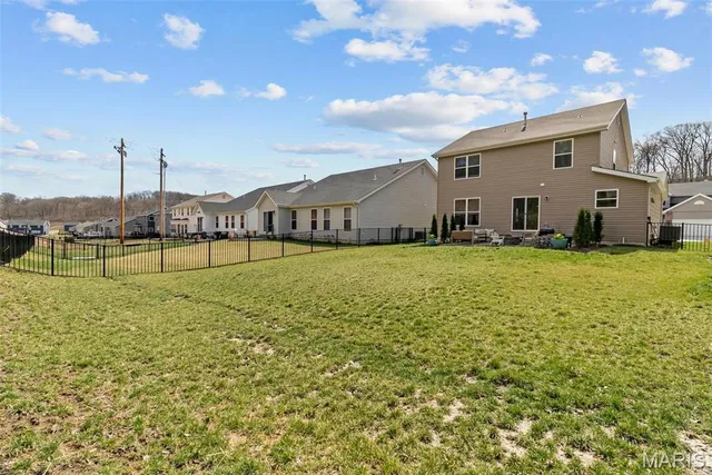 $2,500 | 757 Fox Crk Drive, Fenton, MO 63026