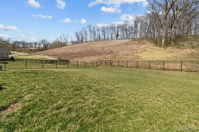 $2,500 | 757 Fox Crk Drive, Fenton, MO 63026