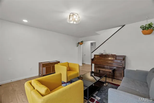 $2,500 | 757 Fox Crk Drive, Fenton, MO 63026