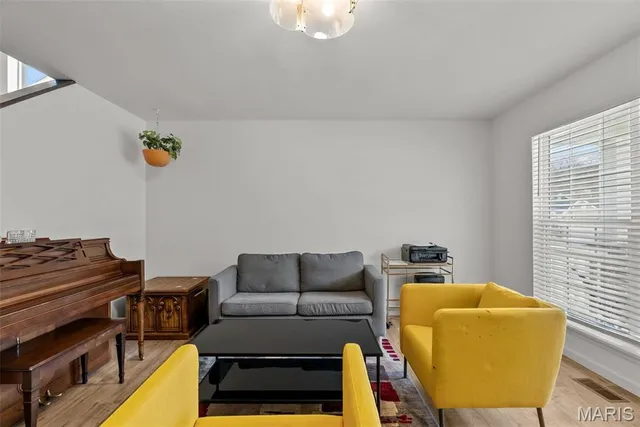 $2,500 | 757 Fox Crk Drive, Fenton, MO 63026