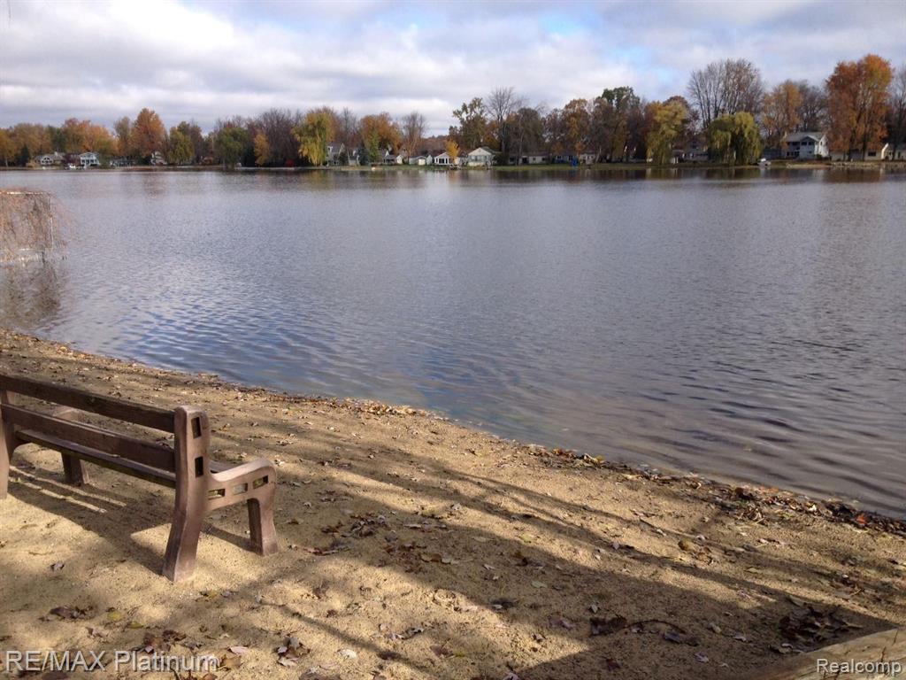 643 Six Mile Road Whitmore Lake, MI 48189 - Photo 21 of 22