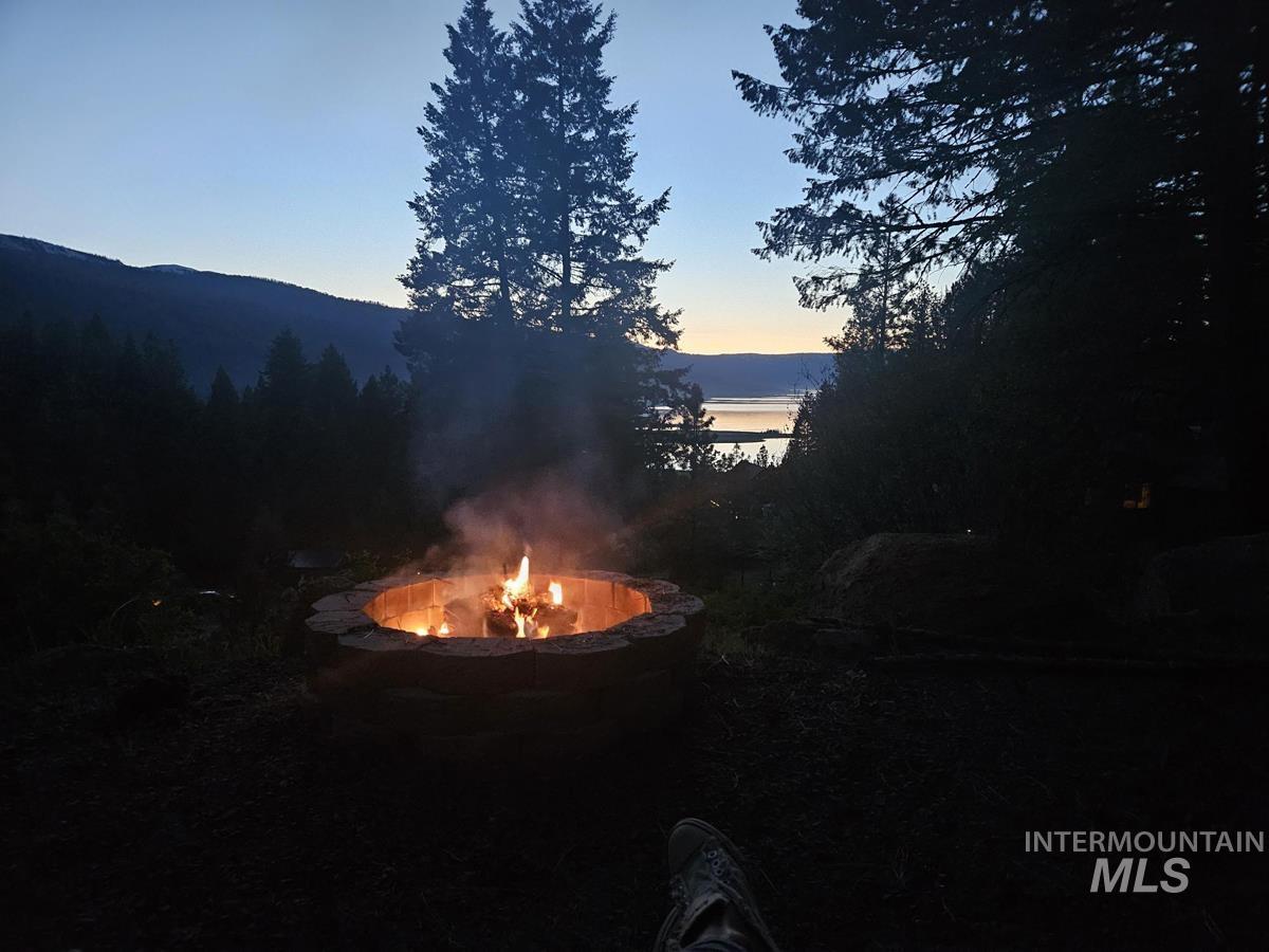 507 Collier View Road Cascade, ID 83611 - Photo 7 of 18 Imagine Relaxing with View
