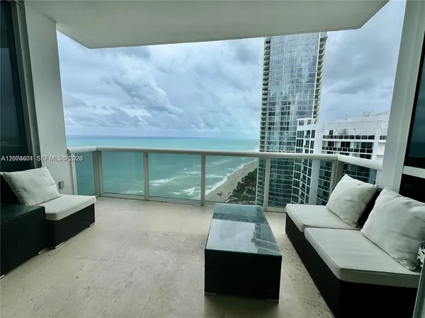 $9,500 | 18101 Collins Avenue, Unit 4302, Sunny Isles Beach, FL 33160