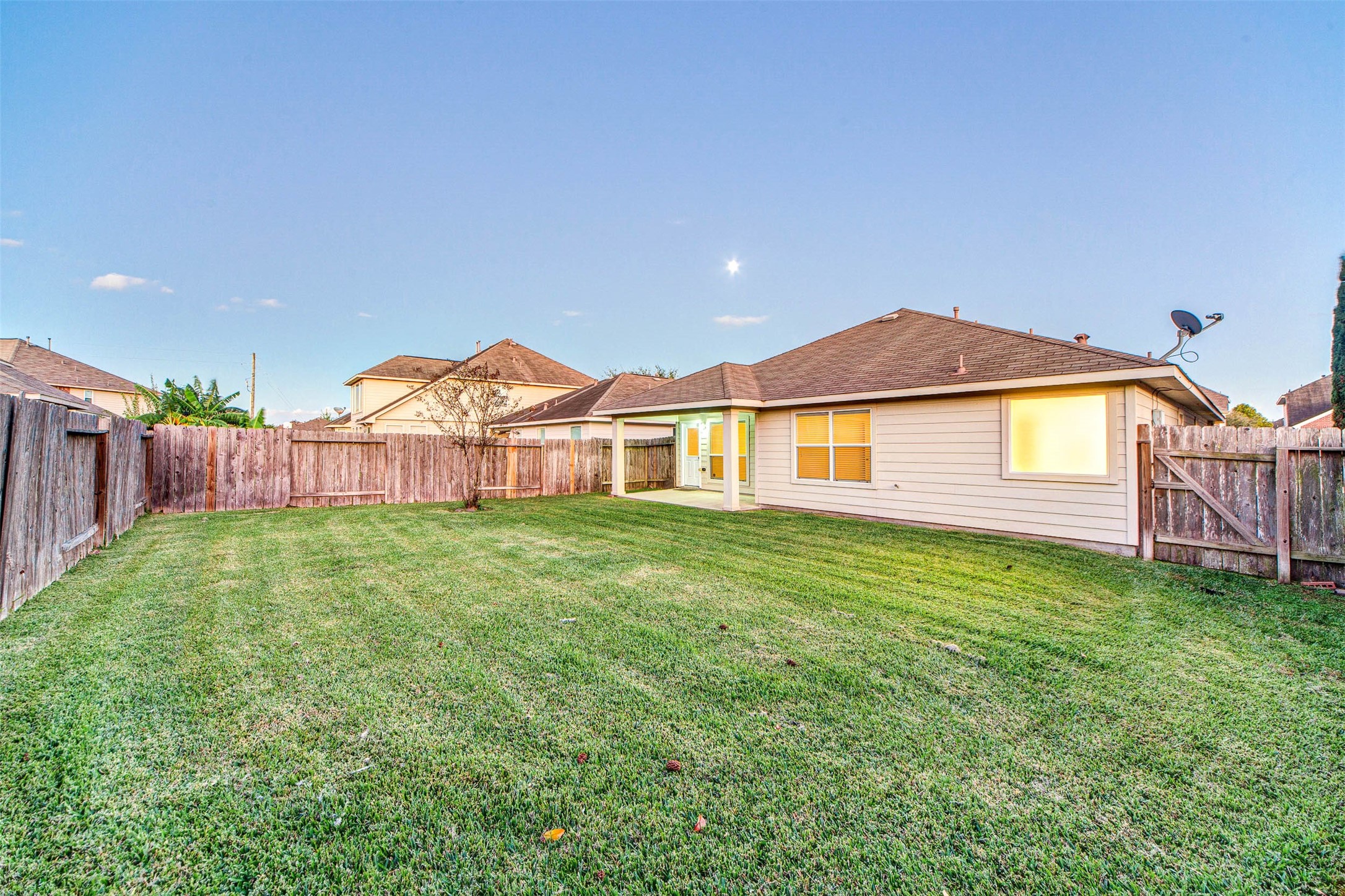 3418 Lily Ranch Drive Katy, TX 77494 - Photo 24 of 24 a front view of a house with garden