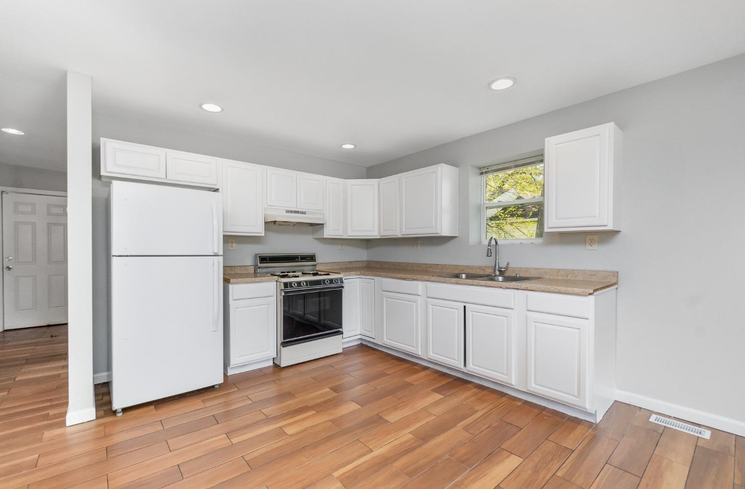 2571 Hamstrom Road Portage, IN 46368 - Photo 7 of 21 1500x985