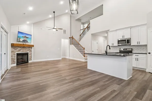 $472,000 | 401 Grand Harbor Boulevard, Ninety Six, SC 29666