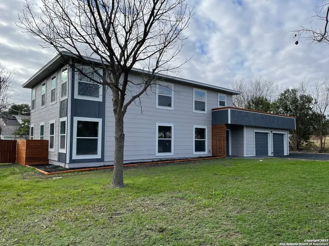 $1,495 | 130 Senisa Drive, Unit B, San Antonio, TX 78228