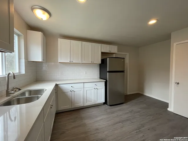 $1,495 | 130 Senisa Drive, Unit B, San Antonio, TX 78228