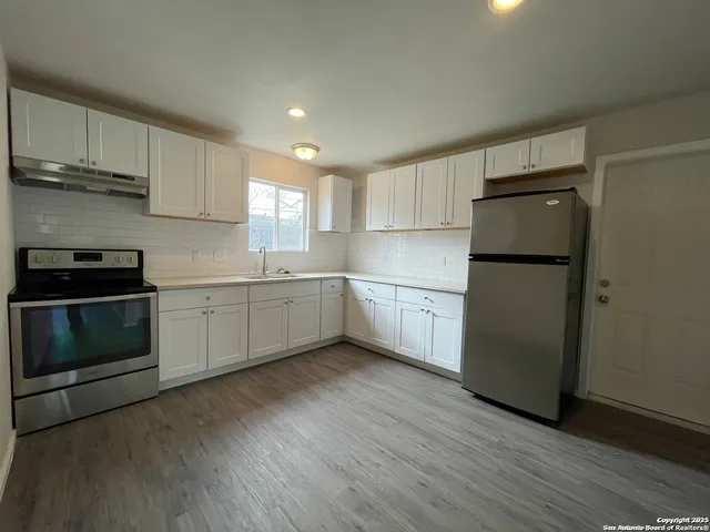 $1,495 | 130 Senisa Drive, Unit B, San Antonio, TX 78228