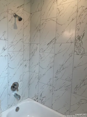 $1,495 | 130 Senisa Drive, Unit B, San Antonio, TX 78228