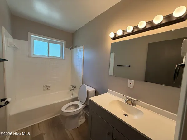 $875 | 312 Roosevelt Road, Unit B, Jacksonville, NC 28540