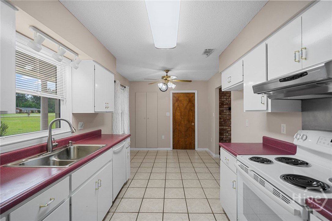 112 Oak Street Rincon, GA 31326 - Photo 14 of 51
