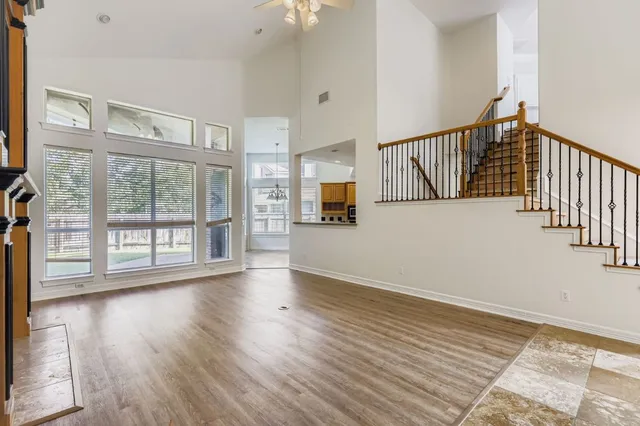 a view of empty room with window