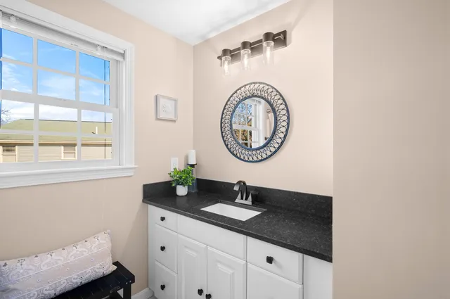 $599,900 | 7 Fox Run Road, Amherst, NH 03031