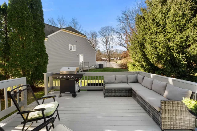 $599,900 | 7 Fox Run Road, Amherst, NH 03031